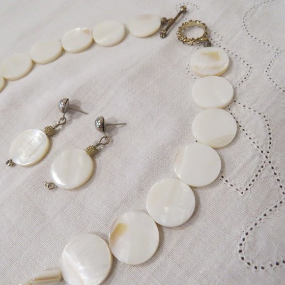 Mother of Pearl Abalone Necklace and Earrings - Picture 4 of 4